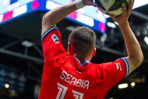 Srbija predala titulu, defanzivni svetski prvak penalima do finala EP